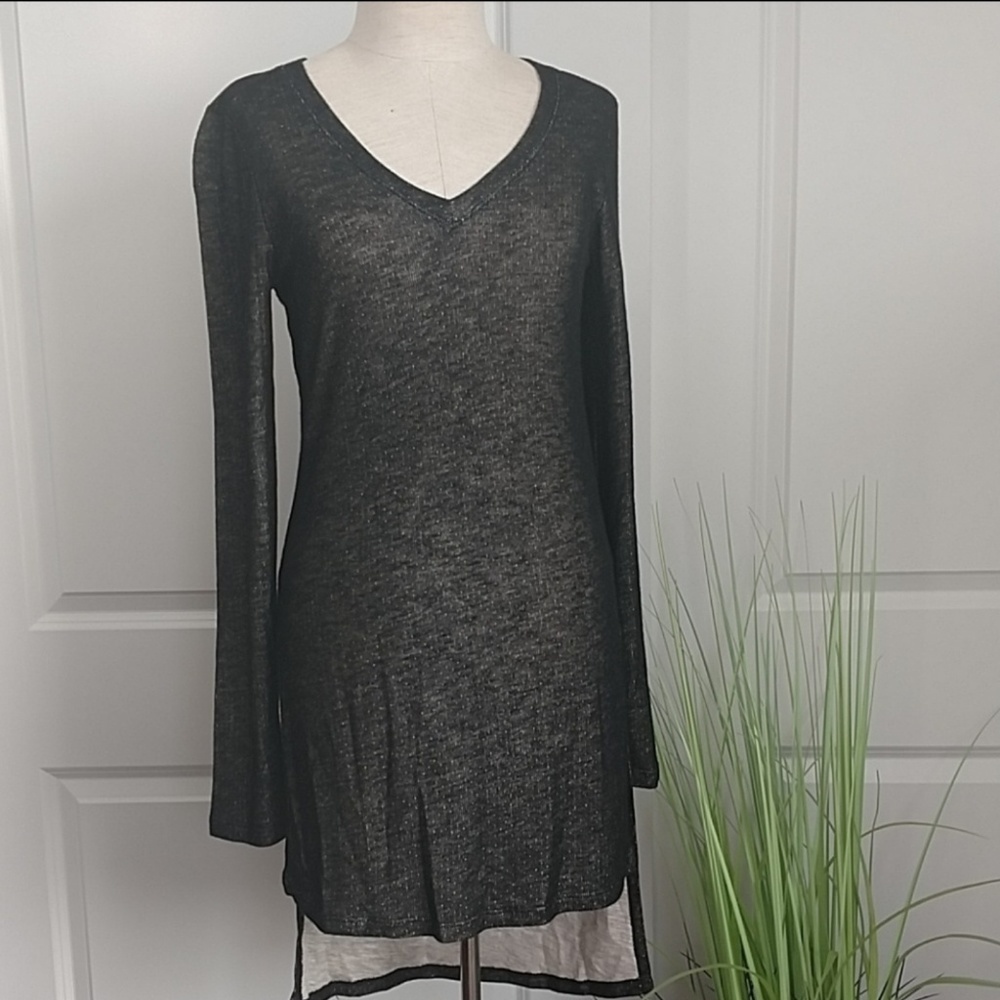 Splendid Top Merino Wool Blend Knit V-Neck Long Sleeves High Low Hem Black M NWT